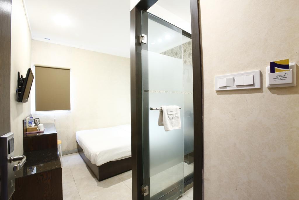 Hotel Reddoorz @ Gajah Mada Jakarta Exteriér fotografie