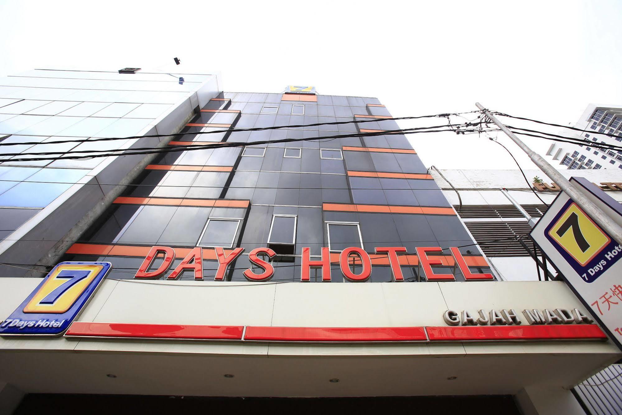Hotel Reddoorz @ Gajah Mada Jakarta Exteriér fotografie
