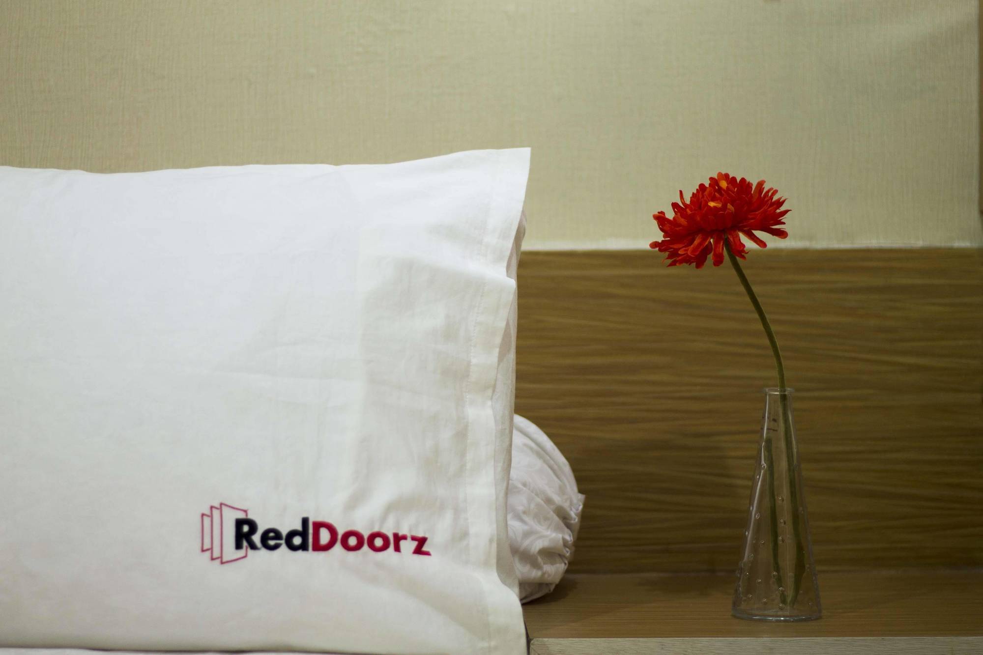 Hotel Reddoorz @ Gajah Mada Jakarta Exteriér fotografie
